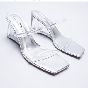 Metallic transparent wedge